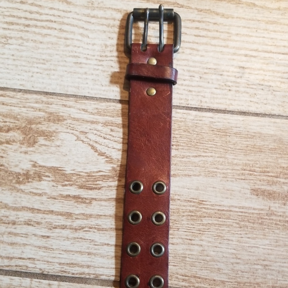 Ladies leather belt